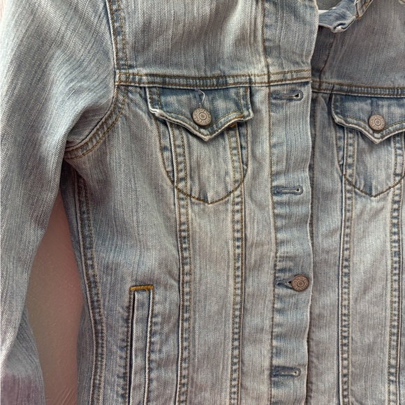 Old Navy Classic Denim Jacket - Picture 4 of 4